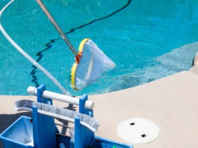 Pool Cleaning Services: Keeping Your Pool Sparkling and Safe